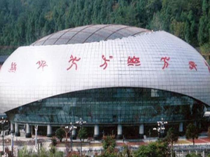 余姚体育中心球形网架加工安装
